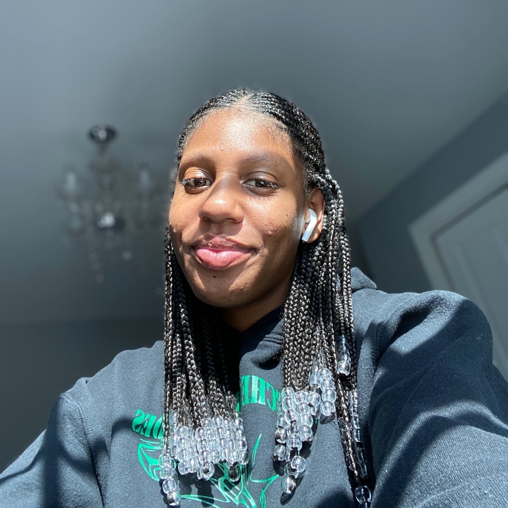 Meet your Posher, Moné